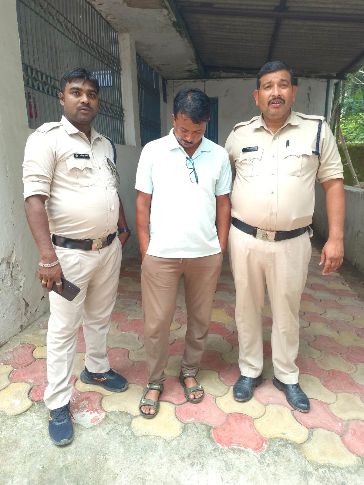 आशा पांडेय को नशीले इंजेक्शन सप्लाई करने वाला थोक कारोबारी राजेश मंदिलवार उर्फ बुटन गिरफ्तार, 24 घंटे के भीतर भेजा गया जेल