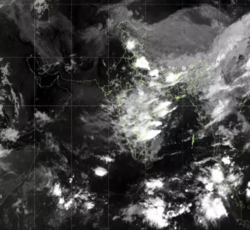 IMD का बड़ा अलर्ट! अगले 5 दिन इन राज्यों में मूसलाधार बारिश का खतरा, येलो अलर्ट जारी IMD का बड़ा अलर्ट! अगले 5 दिन इन राज्यों में मूसलाधार बारिश का खतरा, येलो अलर्ट जारी
