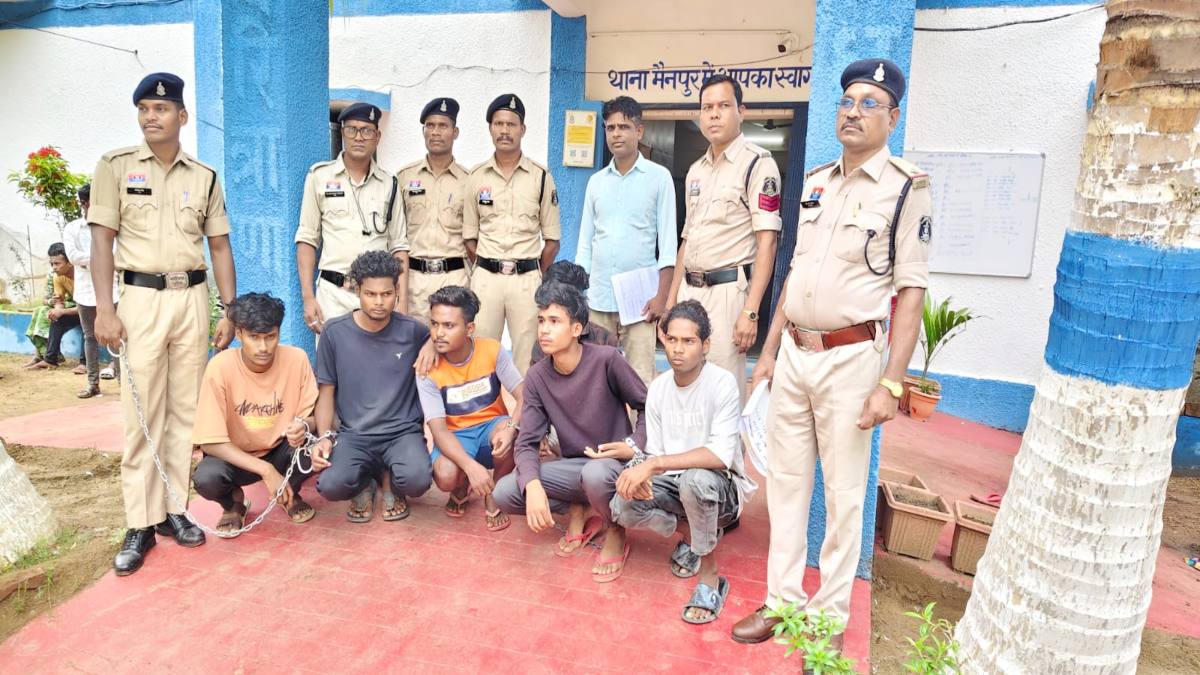 3 जुलाई की मौत का आखिर खुल गया राज! मामूली विवाद ने ली युवक की जान, पुलिस ने 6 आरोपियों समेत नाबालिग को दबोचा 3 जुलाई की मौत का आखिर खुल गया राज! मामूली विवाद ने ली युवक की जान, पुलिस ने 6 आरोपियों समेत नाबालिग को दबोचा