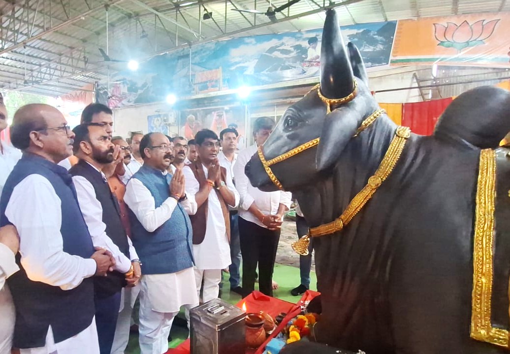 Mahasamund News: शिव भक्ति में लीन दिखे डिप्टी CM अरुण साव, महारुद्राभिषेक कर प्रदेश के लिए मांगी खुशहाली…
