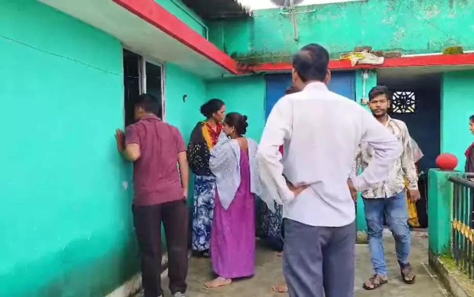बच्चों के रोने की आवाज सुन दौड़े मकान मालिक… कमरे में दिखा ऐसा मंजर कि उड़ गए होश, दंपती की मौत