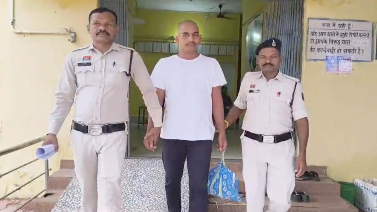 एक म्यूल अकाउंट खुला और सामने आया 21 राज्यों का साइबर जाल! 113 करोड़ से ज्यादा का लेन-देन, एक आरोपी गिरफ्तार एक म्यूल अकाउंट खुला और सामने आया 21 राज्यों का साइबर जाल! 113 करोड़ से ज्यादा का लेन-देन, एक आरोपी गिरफ्तार