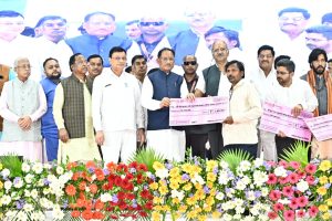छत्तीसगढ़ में बदल रही इलाज की तस्वीर! 5 नए मेडिकल कॉलेज से लेकर बड़े हार्ट सेंटर तक… स्वास्थ्य क्षेत्र में होने जा रहा बड़ा बदलाव