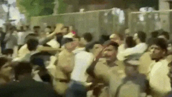 राहुल गांधी के कार्यक्रम से पहले कॉलेज में मचा बवाल, ABVP-NSUI के छात्र आपस में भिड़े… जमकर चले लात-घूंसे, पुलिस ने संभाला मोर्चा