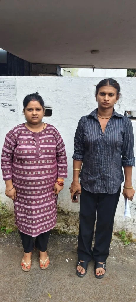 11 साल की बच्ची को डराया-धमकाया, फिर घर से मंगवाए सोने के जेवर और नगदी! पति-पत्नी गिरफ्तार 11 साल की बच्ची को डराया-धमकाया, फिर घर से मंगवाए सोने के जेवर और नगदी! पति-पत्नी गिरफ्तार