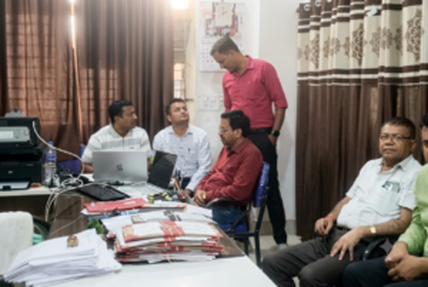 Balrampur ACB Action: ₹22 हजार की रिश्वत लेते नागरिक आपूर्ति अधिकारी गिरफ्तार, संयुक्त कार्यालय में अचानक पहुंची टीम से मचा हड़कंप