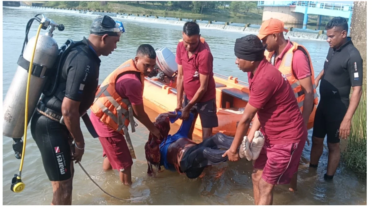 रात के अंधेरे में खारून नदी पार करना पड़ा भारी, तेज बहाव में बाइक समेत बह गया युवक… घंटों चला रेस्क्यू ऑपरेशन