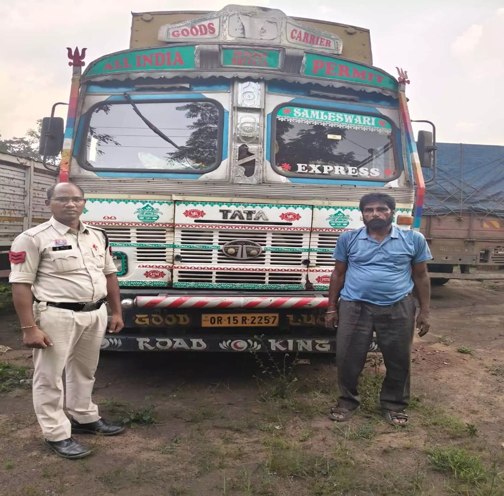 रात के अंधेरे में ओडिशा से रायगढ़ पहुंच रहा था 23.88 टन कबाड़, पुलिस ने ट्रक रोका तो खुल गया बड़ा राज; 18 लाख की संपत्ति जब्त