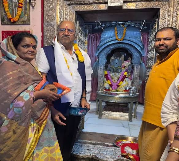राजस्थान के तीर्थराज पुष्कर पहुंचे सांसद बृजमोहन अग्रवाल, पत्नी संग ब्रह्मा मंदिर में किए दर्शन; मां सावित्री से लिया आशीर्वाद