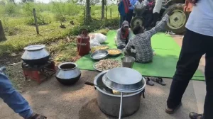 24 घंटे से नेशनल हाईवे पर किसानों का कब्जा! ट्रैक्टरों के साथ कवर्धा पहुंचे हजारों किसान, स्कूलों में छुट्टी का आदेश; 23 मांगों पर अड़े प्रदर्शनकारी